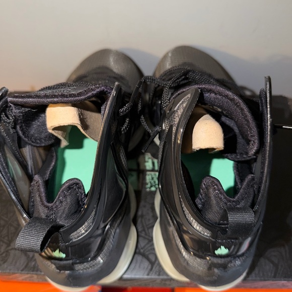 Nike Lebron 19 Basketball Shoes - Picture 3 of 10